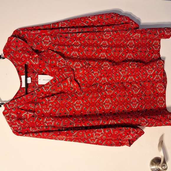 Women's Liz Claiborne 3/4 sleeve top, XL, Red with designs. - Picture 1 of 4